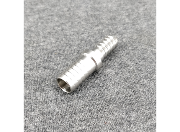 Overgang 8mm til 10mm slangenippel