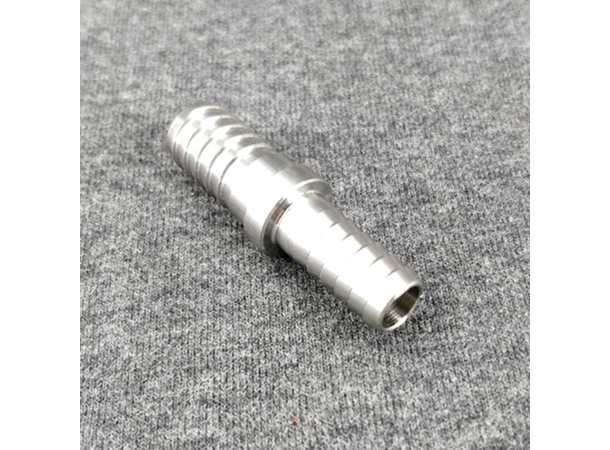 Overgang 8mm til 10mm slangenippel