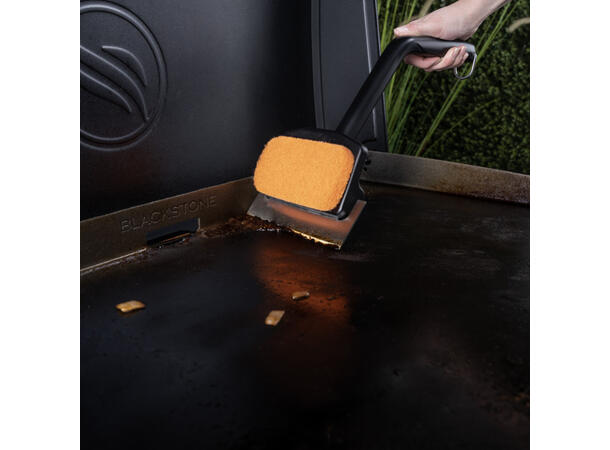 Blackstone Heavy Duty Scraper with Scrub